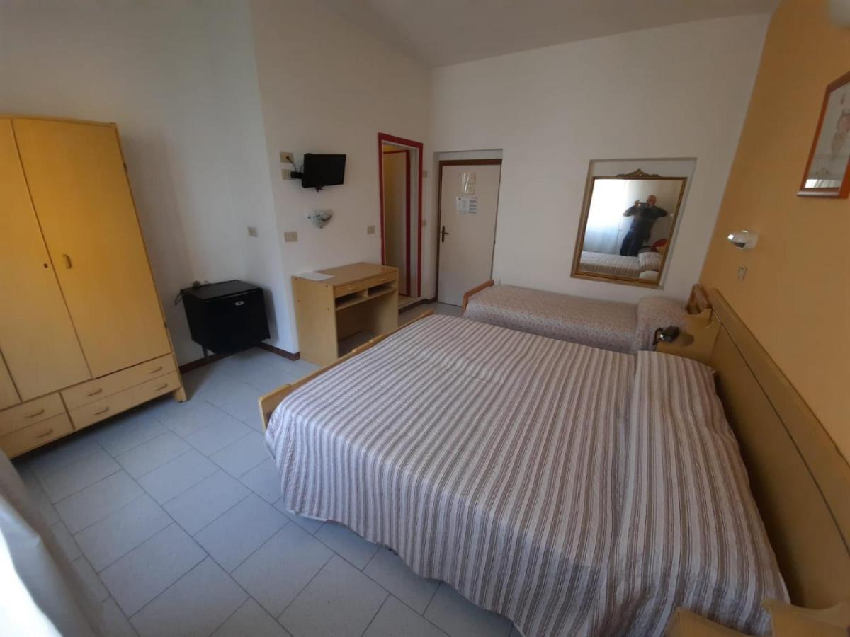 Hotel Vittoria Chianciano Terme Exteriör bild