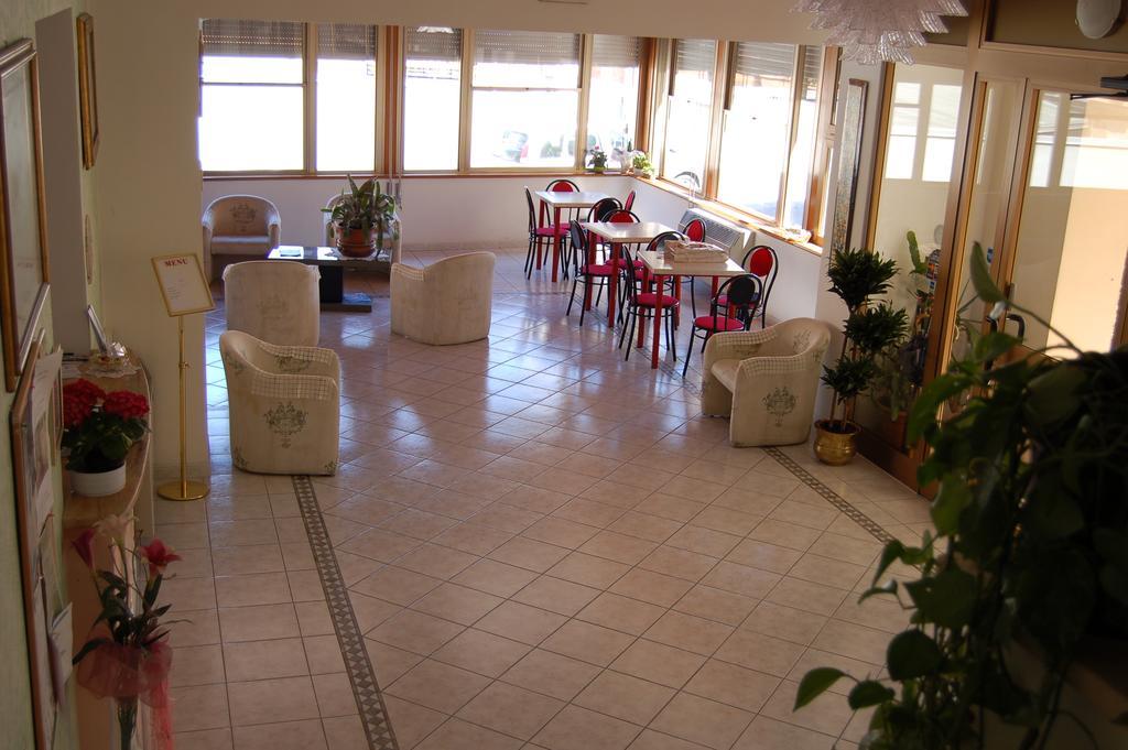Hotel Vittoria Chianciano Terme Exteriör bild